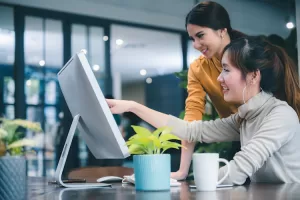 Why Choose a Webdesigner Near You